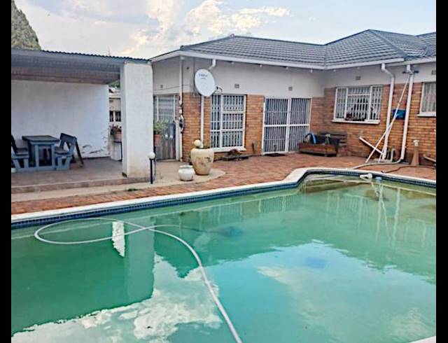 4 BEDROOM APARTMENT FOR SALE IN WYCHWOOD